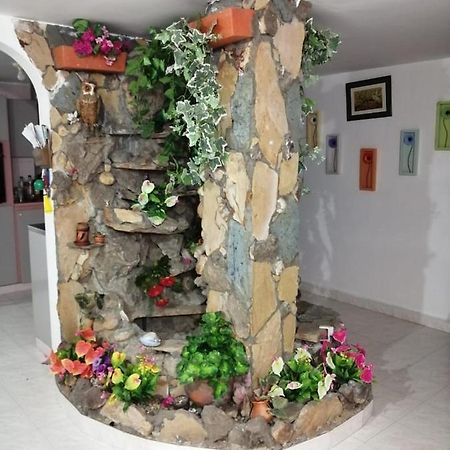Hostal Dante Сан Хил Екстериор снимка