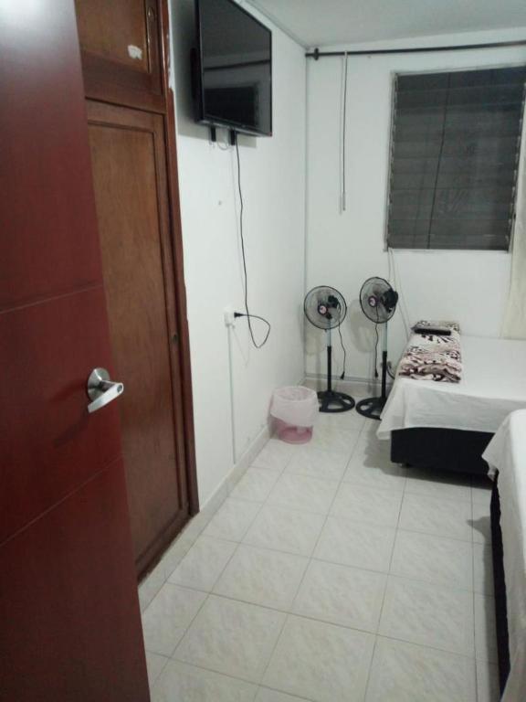 Hostal Dante Сан Хил Екстериор снимка
