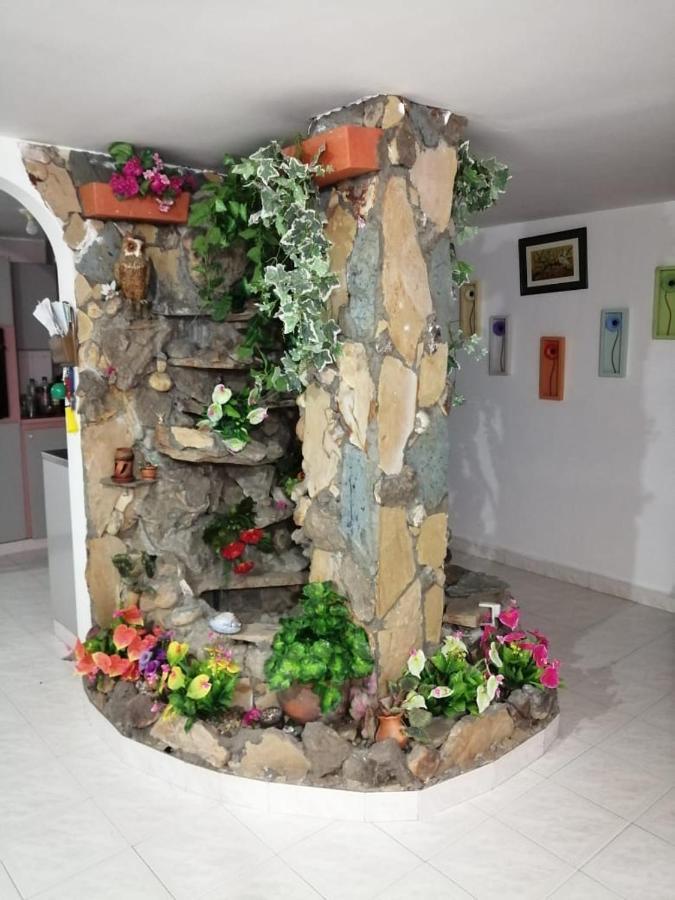 Hostal Dante Сан Хил Екстериор снимка